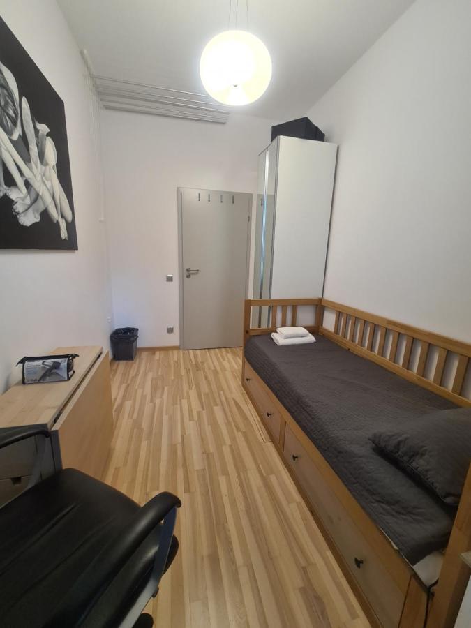 Mieszkanie Wilcza Apartamento Varsovia Exterior foto
