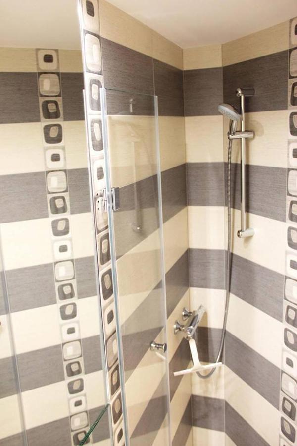 Mieszkanie Wilcza Apartamento Varsovia Exterior foto